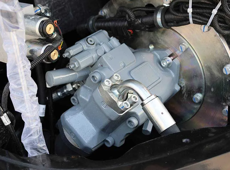 Mini-pelle RIPPA R57 PRO 5,8 tonnes – pompe hydraulique à cylindrée variable